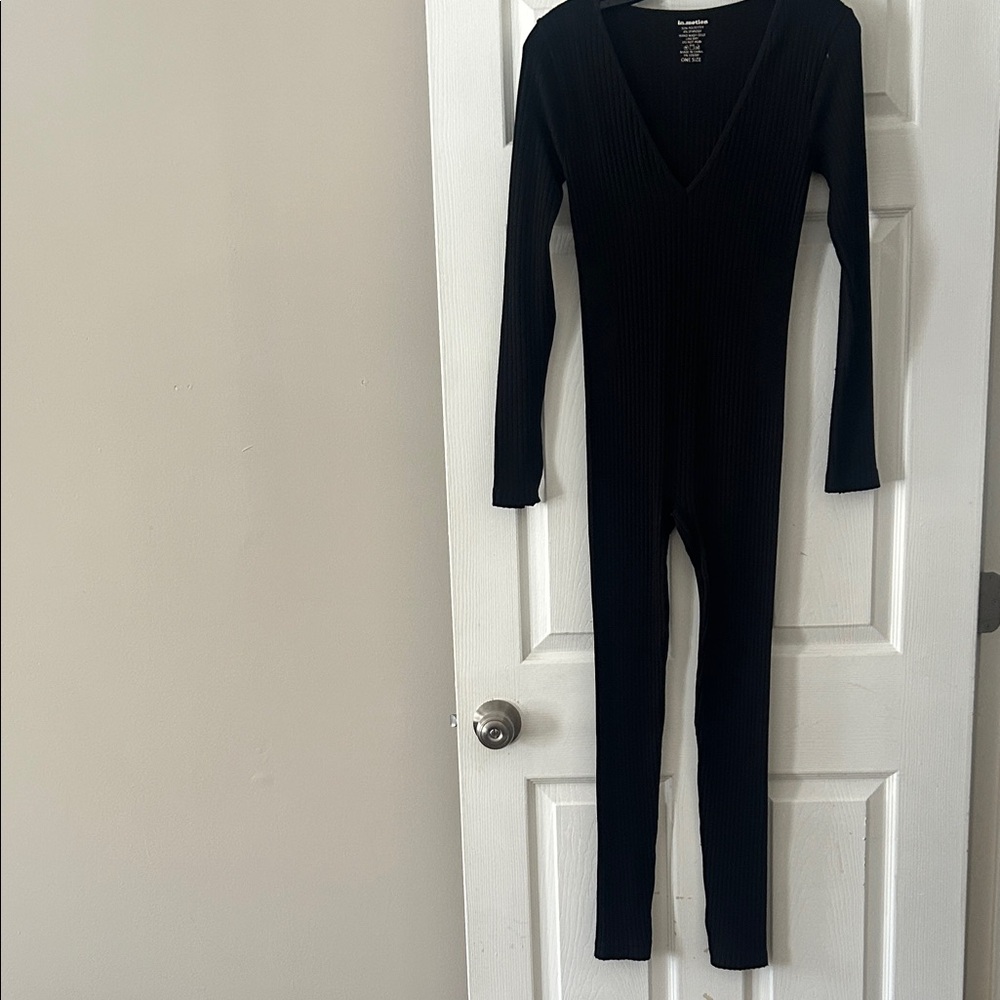 Black V-Neck Long Sleeve Jumpsuit